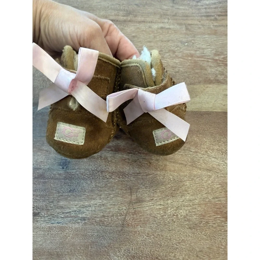 UGG Jesse Bow II Infant‎ Baby Boots Size 2/3 Chestnut Brown Pink Satin Bow